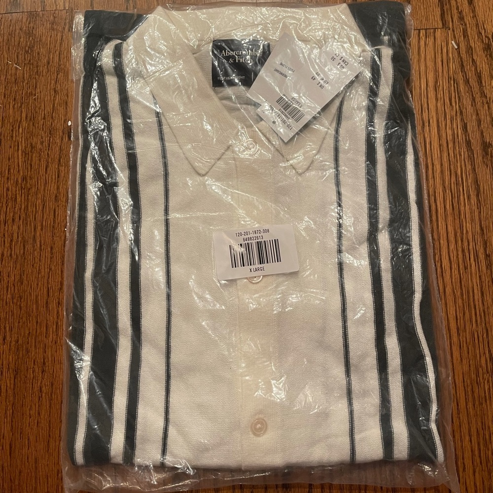 Abercrombie Men’s Relaxed Cotton Button-Up Knit Polo *Brand New with Tags*